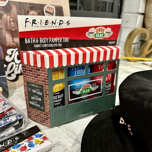 COPY - NEW in packaging Friends TV Show Merchandise Collection for FRIENDS supe… - Picture 8 of 10